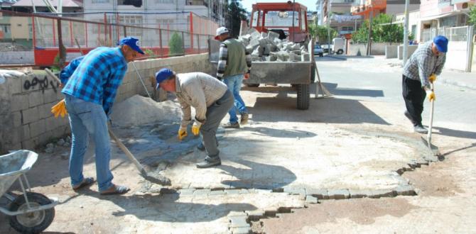 KIRIKHAN BELEDİYESİ PARKE KİLİT TAŞI TAMİR VE PEYZAJ ÇALIŞMALARINA DEVAM EDİYOR