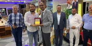 BAŞKAN GÜZEL DEFNE BELEDİYESPOR FUTBOLCULARI İLE BİR ARADA