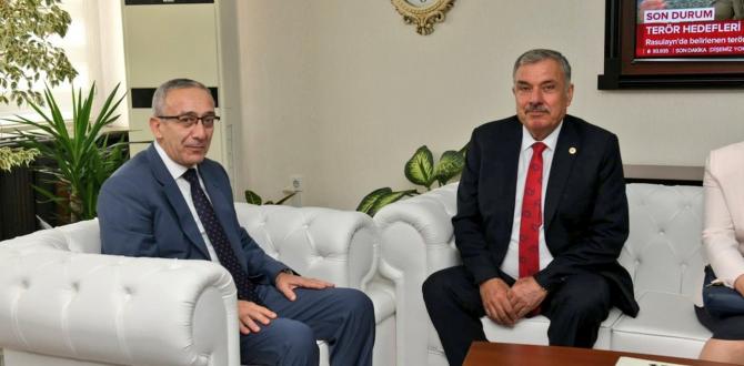 BAŞKAN YILMAZ VE MECLİS ÜYELERİNDEN  HATAY İL EMNİYET MÜDÜRÜ YAVUZ’A ‘HAYIRLI OLSUN’ ZİYARETİ