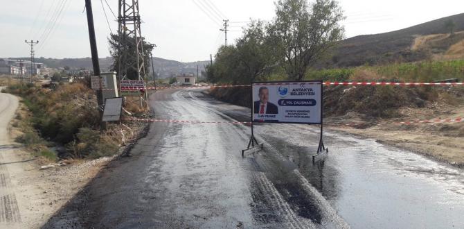 ANTAKYA BELEDİYESİ FEN İŞLERİ MÜDÜRLÜĞÜ EKİPLERİ,  YOL ÇALIŞMALARINI SÜRDÜRÜYOR