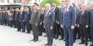 Türkiye Cumhuriyeti’nin kurucusu, Ulu Önder Gazi Mustafa Kemal Atatürk, ebediyete irtihalinin 81. yıl dönümünde düzenlenen törenlerle saygı ile anıldı.