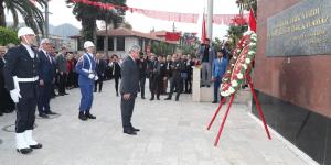 Türkiye Cumhuriyeti’nin kurucusu, Ulu Önder Gazi Mustafa Kemal Atatürk, ebediyete irtihalinin 81. yıl dönümünde düzenlenen törenlerle saygı ile anıldı.