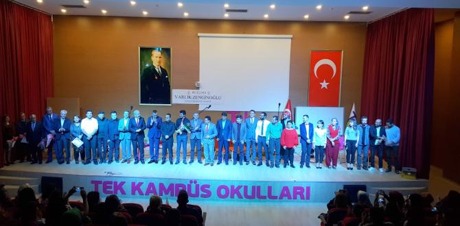 ÖĞRETMENLERDEN MUHTEŞEM TİYATRO GÖSTERİSİ