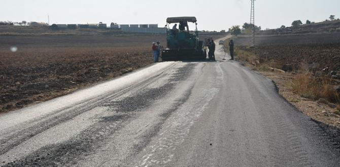 BÜYÜKŞEHİR BELEDİYESİNİN YAPMASI GEREKEN YOLLARI BAŞKAN YAVUZ YAPIYOR