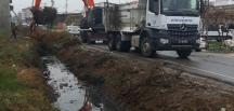 DİKMECE MAHALLESİ’NDE TIKANAN KANALLAR TEMİZLENDİ