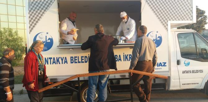 ANTAKYA BELEDİYESİ’NDEN MOBİL ARAÇ İLE  HER GÜN FARKLI BİR NOKTADA ÇORBA İKRAMI
