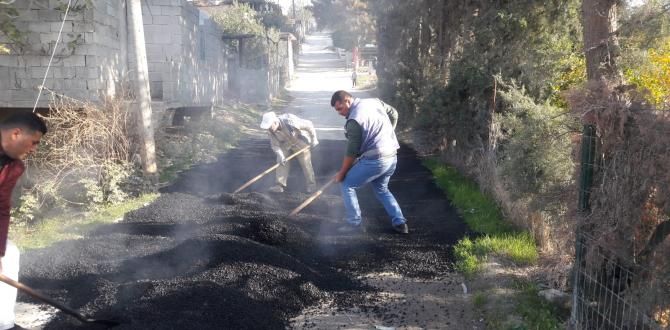 Antakya Belediyesi Fen İşleri Müdürlüğü ekipleri asfaltlama çalışmalarına aralıksız devam ediyor.
