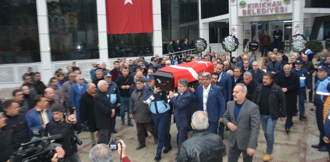 VEFAT EDEN ESKİ BELEDİYE BAŞKANI AYDIN FALAY’A KIRIKHAN BELEDİYE BİNASINDA TÖREN DÜZENLENDİ