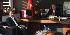 BAŞKAN YILMAZ, AK PARTİ GENEL MERKEZ YEREL YÖNETİMLER BAŞKAN YARDIMCISI MAHMUT KAÇAR’I AĞIRLADI
