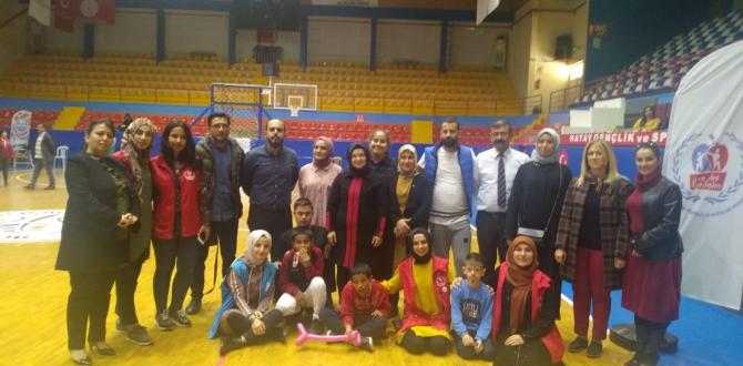 ENGELLİLİK TOPLUMUN TÜM KESİMLERİNİ YAKINDAN İLGİLENDİREN ÖNEMLİ BİR KONUDUR