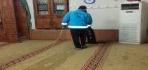 İBADETHANELERDE TEMİZLİK ÇALIŞMALARI DÜZENLİ OLARAK SÜRDÜRÜLÜYOR