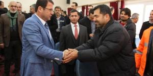 BAŞKAN ERYILMAZ BELEDİYE PERSONELLERİNİN YENİ YILINI KUTLADI