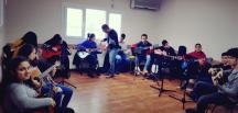 ANTAKYA BELEDİYESİ ÜCRETSİZ GİTAR KURSU DEVAM EDİYOR