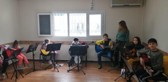 ANTAKYA BELEDİYESİ ÜCRETSİZ GİTAR KURSU DEVAM EDİYOR