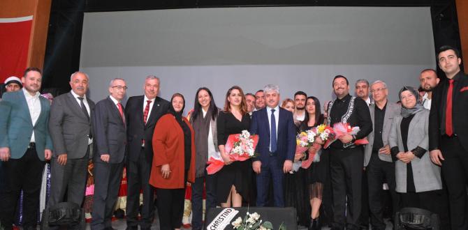 Başkan Yılmaz’ın Talimatı ile 12 Ayda 12 Konserin İlki Büyük İlgi Gördü  “TÜRKÜLERLE OYUNLARLA BEN ANADOLUYUM” TÜRK HALK MÜZİĞİ KONSERİ  BÜYÜK BEĞENİ ALDI