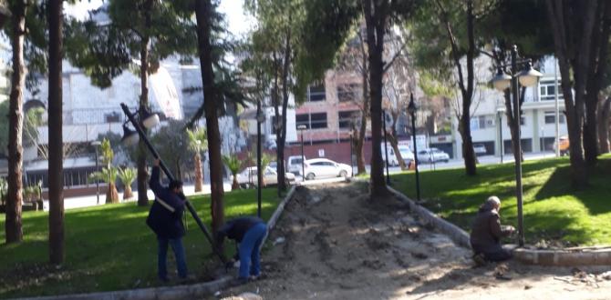 PARKLARDA YENİLEME ÇALIŞMALARI DEVAM EDİYOR