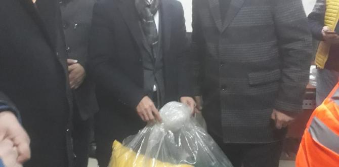 KIRIKHAN’DAN GÖNDERİLEN YARDIM TIRI ELAZIĞ’A ULAŞTI! YARDIMLAR TIRDAN VATANDAŞA DİREK TESLİM EDİLDİ!