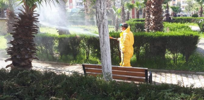 ŞEHİR GENELİNDEKİ 95 MAHALLEDE BULUNAN PARKLAR  DEZENFEKTE EDİLİYOR