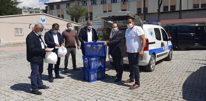 SOKAĞA ÇIKMA YASAĞI SÜRESİNCE  13 MAHALLEDE 4500 AİLEYE MASKE VE EKMEK DAĞITILDI