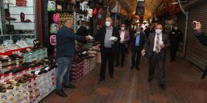 ANTAKYA KAYMAKAMI ORHAN MARDİNLİ VE BAŞKAN YILMAZ  SEMT PAZARLARINDA VE ÇARŞI İÇİNDE İNCELEMELERDE BULUNDU