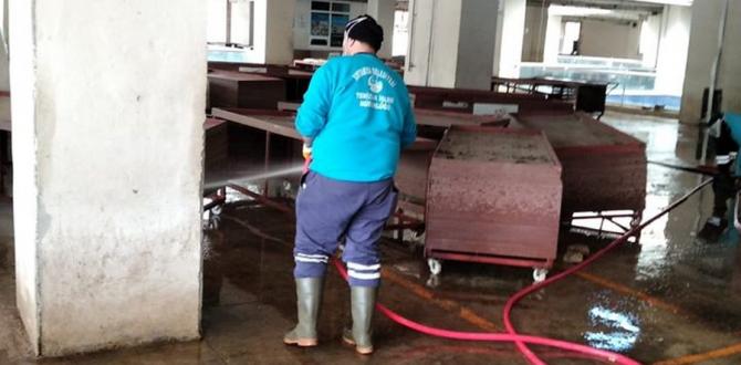 ANTAKYA’NIN TÜM SEMT PAZARLARINDA TEMİZLİK ÇALIŞMASI