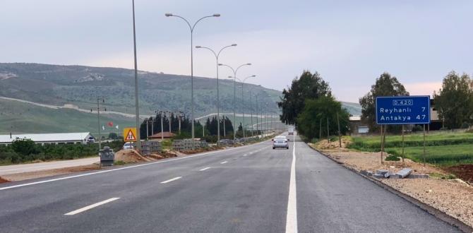 AK Parti Hatay Milletvekili Hüseyin Şanverdi, Cilvegözü-Reyhanlı-Antakya yolunun BSK asfaltlamasının başladığını bildirdi.