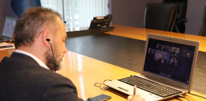 AK Parti Hatay İl Başkanı Mehmet Yeloğlu,  AK Parti Genel Başkan Yardımcısı ve Teşkilat Başkanı Erkan Kandemir riyasetinde videokonferans yöntemiyle yapılan bir toplantıya katıldı.