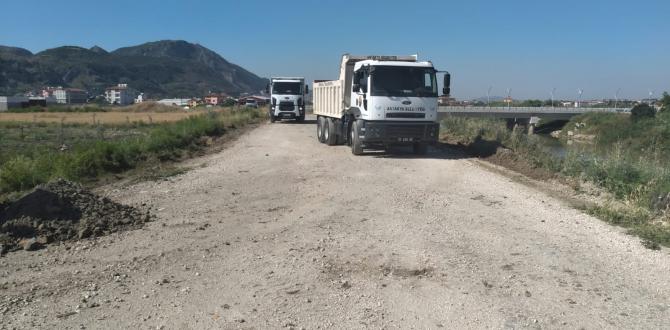 Antakya Belediyesi Çalışıyor, Hizmetler Şehir Genelinde Aralıksız Devam Ediyor     MAŞUKLU MAHALLESİ’NDE YENİ YOL AÇMA VE MALZEME SERME ÇALIŞMALARI