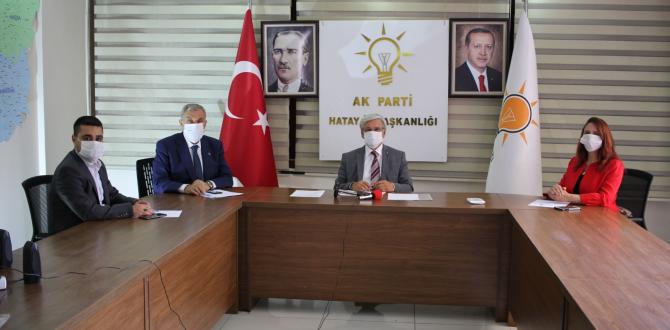 Cumhurbaşkanı Recep Tayyip Erdoğan başkanlığında; AK Parti Hatay İl Başkanı Mehmet Yeloğlu, Antakya Belediye Başkanı İzzettin Yılmaz, AK Parti Hatay İl Kadın Kolları Başkanı Vecihe Anjelin Bülbül ve AK Parti Hatay İl Gençlik Kolları Başkanı Mustafa Alkaya’nın katılımıyla 137. Genişletilmiş İl Başkanları toplantısı yapıldı.