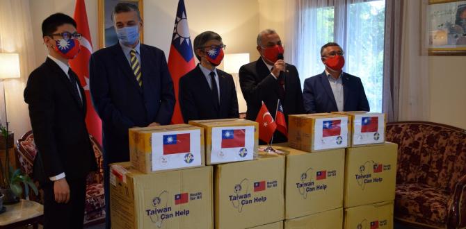 AK Parti Hatay Milletvekili Hüseyin ŞANVERDİ, TBMM İçişleri Komisyon Başkanı Celalettin GÜVENÇ ile birlikte Tayvan Halkı Tarafından gönderilen Kovit-19 Koruyucu Malzeme Teslim Töreni’ne katıldı.