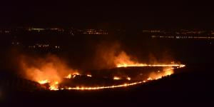Hatay’da boş arazide yangın