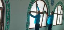 ÖĞLE VE İKİNDİ NAMAZI KILINAN CAMİLERİ  ANTAKYA BELEDİYESİ EKİPLERİ TEMİZLİYOR