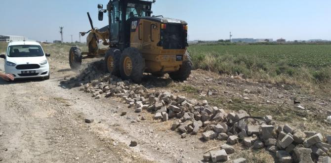 GÜZELBURÇ MAHALLESİNDE YOL AÇMA VE MALZEME SERME ÇALIŞMALARI