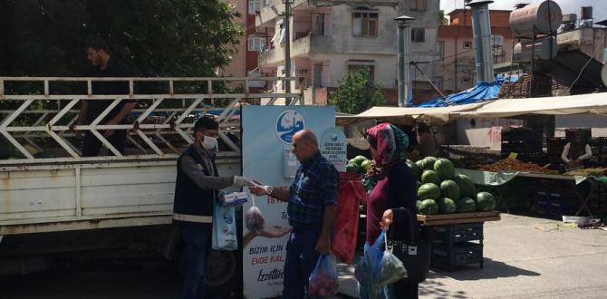 PAZARLARDA MASKE DAĞITIMI DEVAM EDİYOR