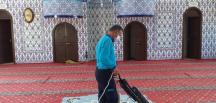 İBADETHANELERDE TEMİZLİK ÇALIŞMALARINI  ANTAKYA BELEDİYESİ EKİPLERİ YÜRÜTÜYOR