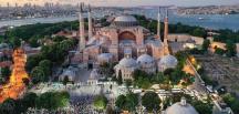 İstanbul’un fethi ve Ayasofya’nın Cami haline dönüştürülmesi, Türk tarihinin en şanlı hadiselerinin başına gelir.