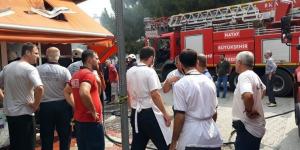 Payas’ta ünlü tatlıcıda yangın paniği