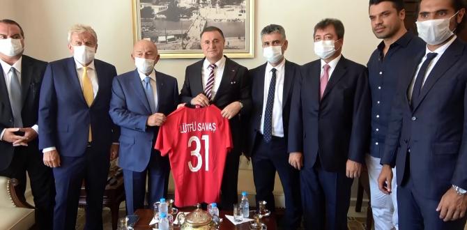 TFF Başkanı Özdemir, Başkan Savaş’ı kutladı