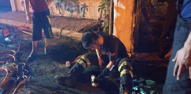 Hatay’da boru içinde mahsur kalan yavru köpek kurtarıldı