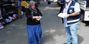 PAZARLARDA MASKE DAĞITIMI DEVAM EDİYOR