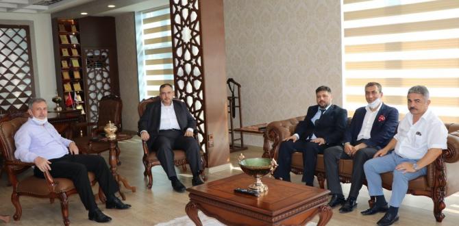 Çalışkan’ı, ziyaret eden Özdağ: HERKESİ KUCAKLAMA DERDİNDEYİZ