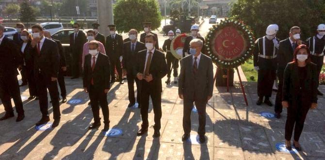 Başkan Yeloğlu, 30 Ağustos törenlerine katıldı