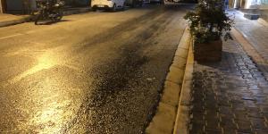 Yola dökülen yağ ulaşımı aksattı