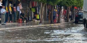 İskenderun’da yaz yağmuru hayatı olumsuz etkiledi