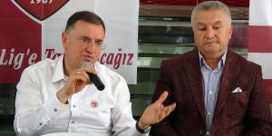 Başkan Savaş: “Taraftarların göğsünü kabartacak bir takım oluşturmaya çalışıyoruz”