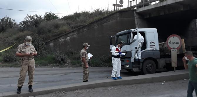 Tır sürücüleri arasında sıra kavgası: 1 ölü