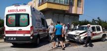 Motosiklet ile hafif ticari araç çarpıştı: 1 yaralı