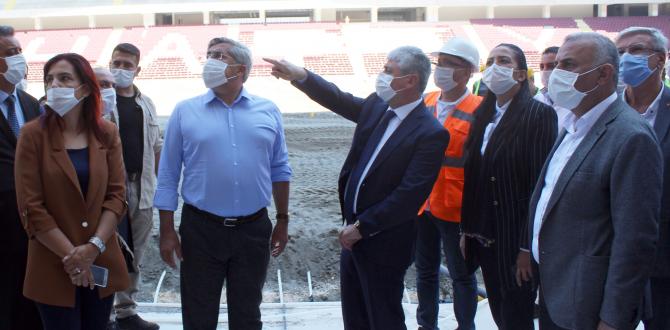 Hatay Valisi Rahmi Doğan ve Milletvekilleri stat inşaatını inceledi