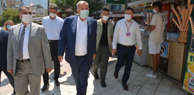 KAYMAKAM HARPUTLU VE BAŞKAN YILMAZ’DAN COVİD-19 DENETİMİ      BAŞKAN YILMAZ; “BU HASTALIĞI ANCAK BİRLİKTE TEDBİR ALIRSAK YENEBİLİRİZ.”