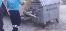 ÇÖP KONTEYNERLERİ HERGÜN YIKANIYOR